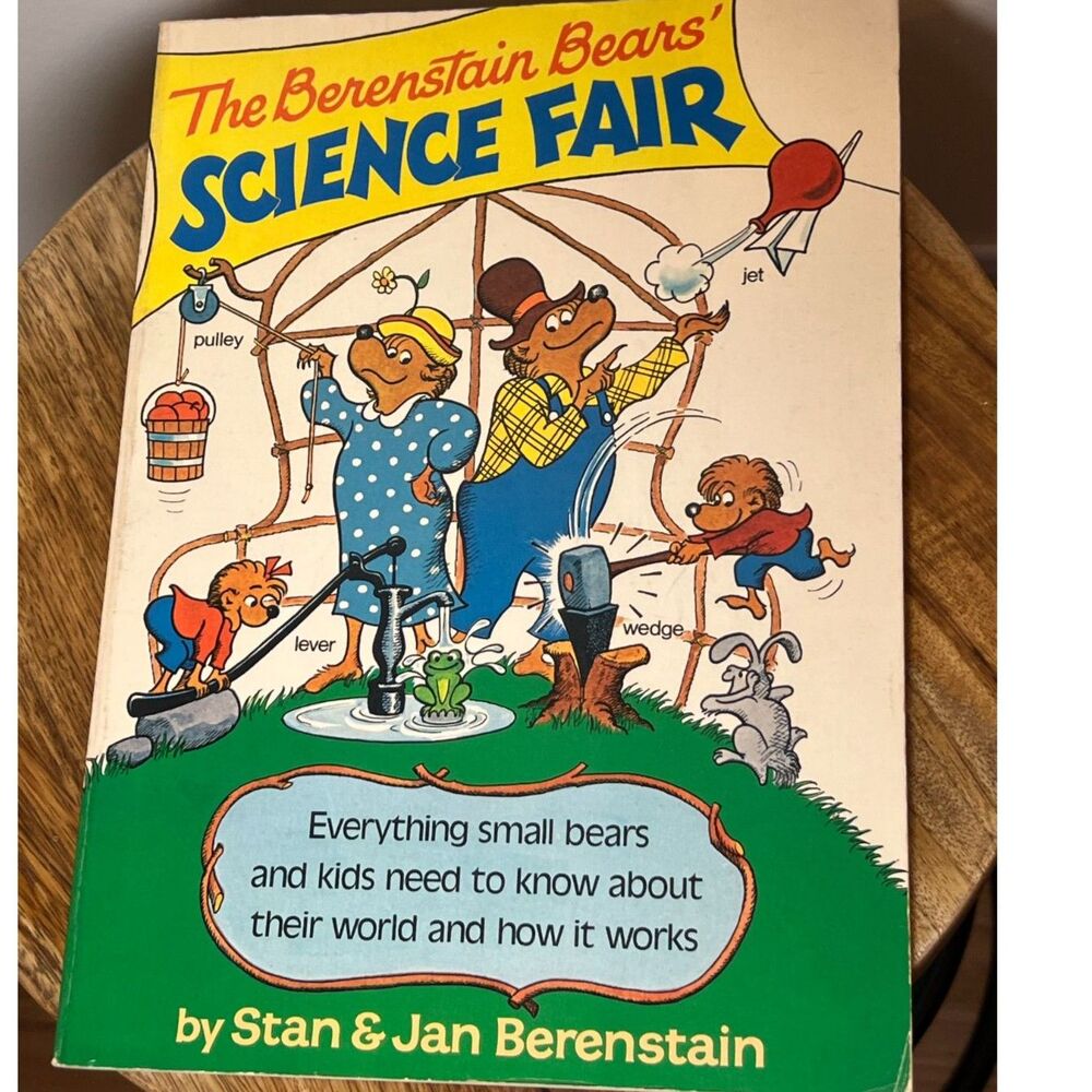 Vintage The Berenstain Bears' Science Fair Book by Stan & Jan‎ Berenstain.